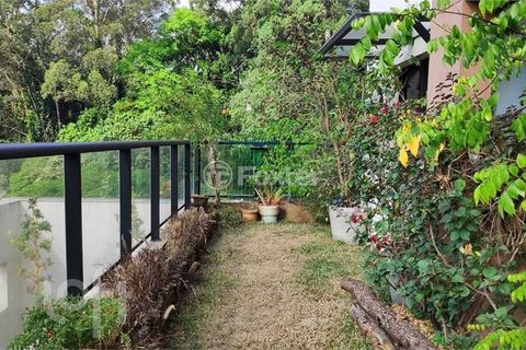 Image 7 - 887449