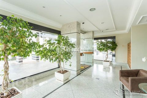 Image 18 - 887484