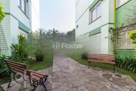 Image 10 - 887485