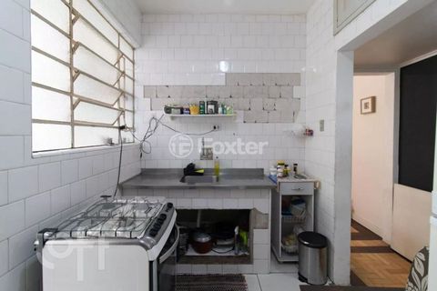 Image 16 - 887486
