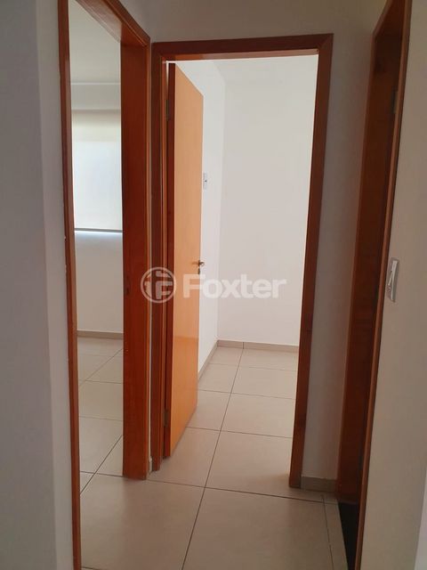 Image 11 - 887489