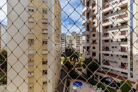 Image 9 - 887495