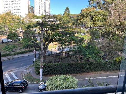 Image 9 - 887526