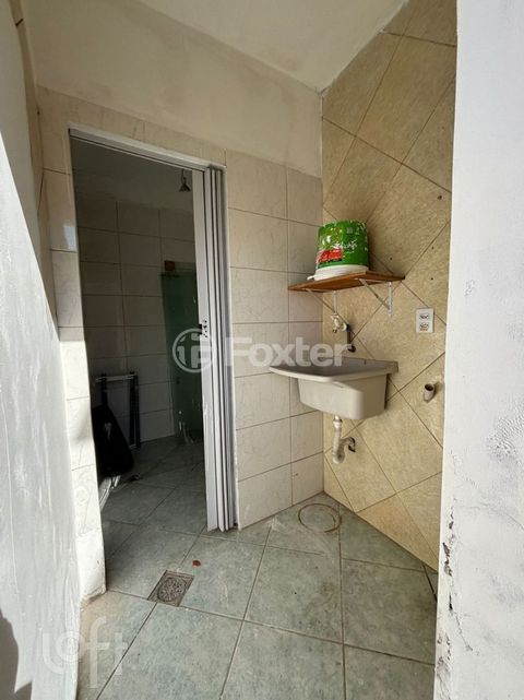 Image 11 - 887529