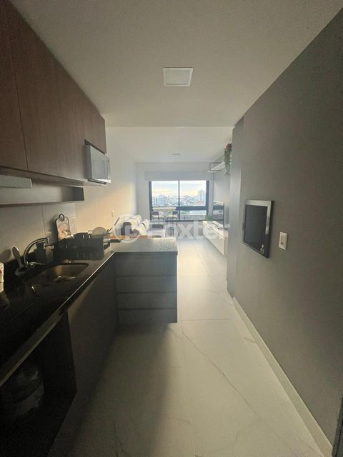 Image 8 - 887532