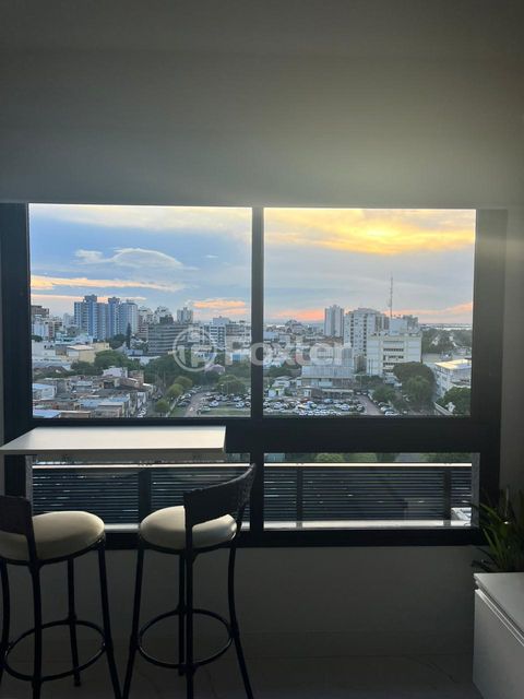 Image 1 - 887532