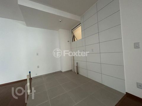 Image 7 - 887552