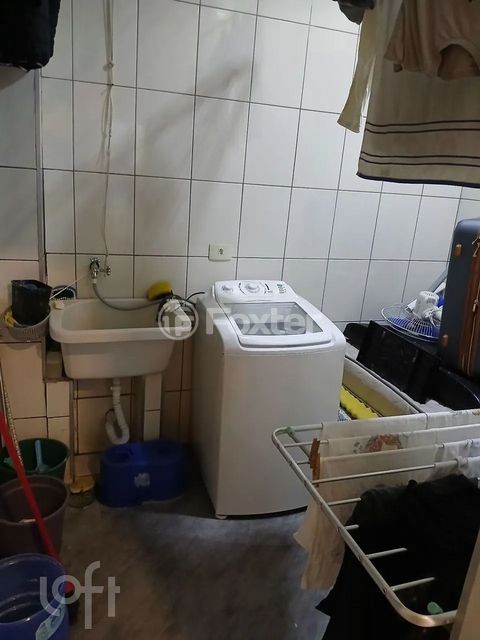 Image 2 - 887597