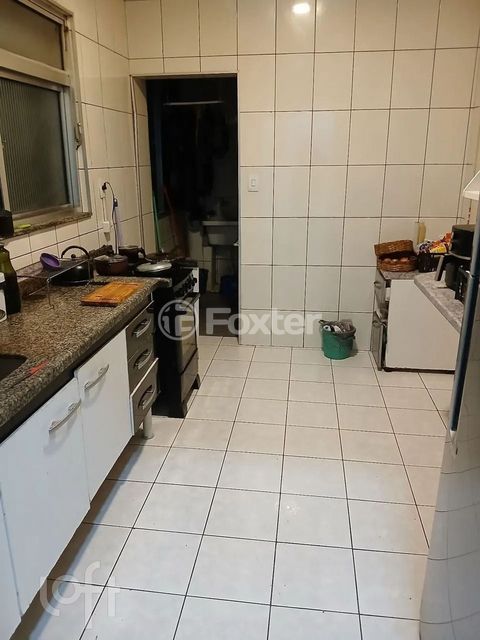 Image 1 - 887597