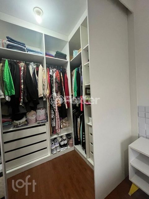 Image 8 - 887599