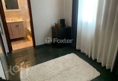 Image 6 - 887601