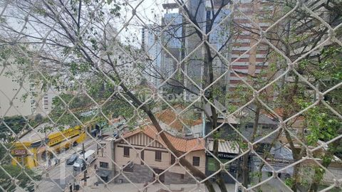 Image 7 - 887602