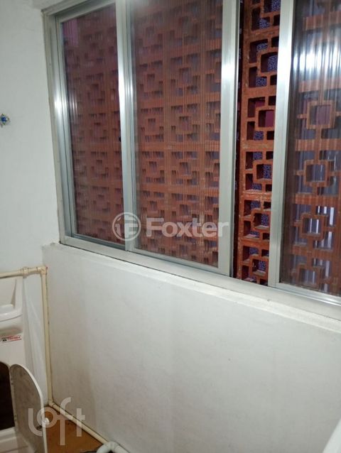 Image 8 - 887605