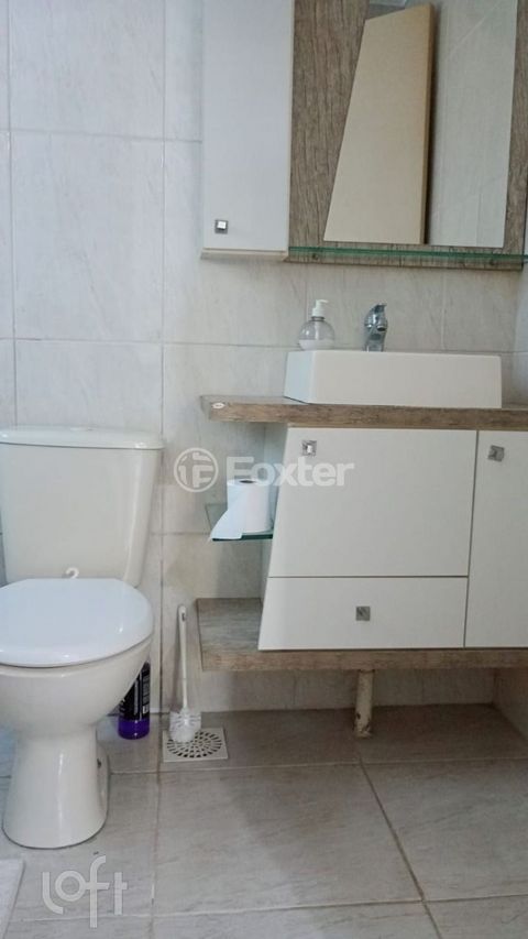 Image 9 - 887605