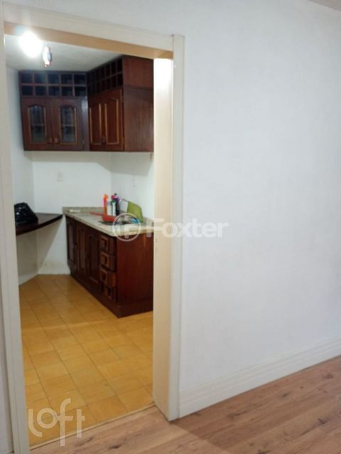 Image 7 - 887605