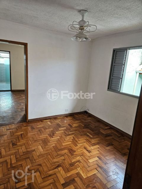 Image 10 - 887624