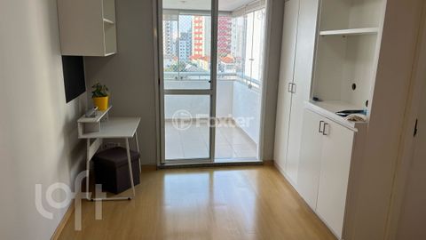 Image 5 - 887642