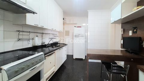Image 12 - 887662