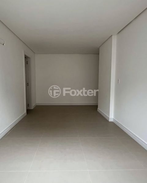 Image 3 - 887667