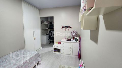 Image 13 - 887728