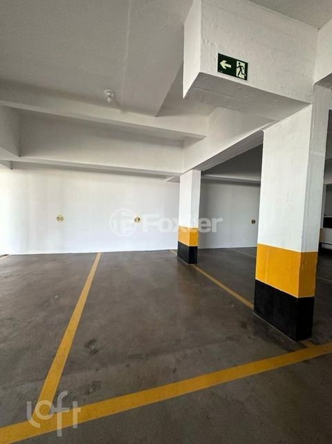 Image 13 - 887730