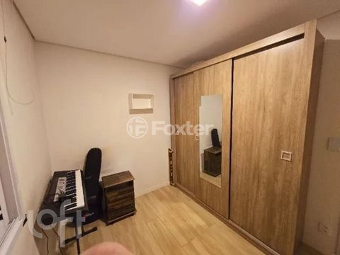 Image 6 - 887743