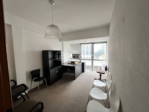 Image 3 - 887759