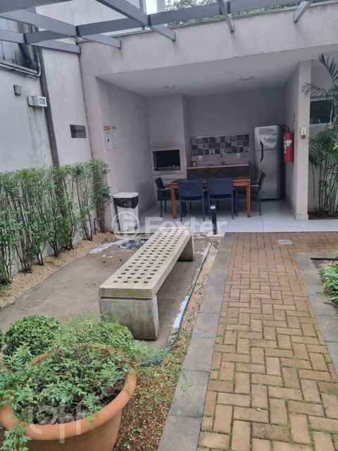 Image 6 - 887788