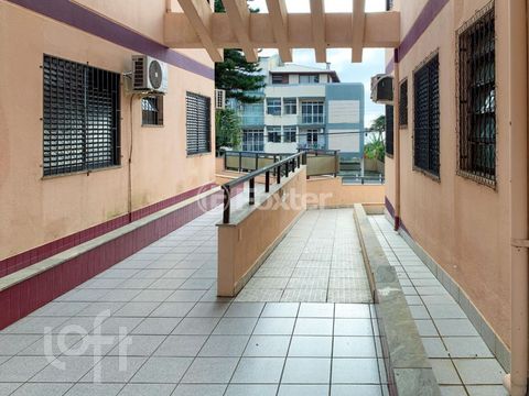 Image 1 - 887795