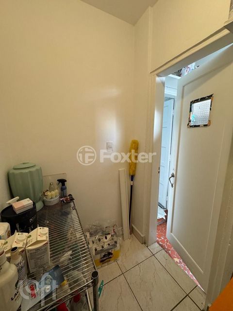 Image 7 - 887833