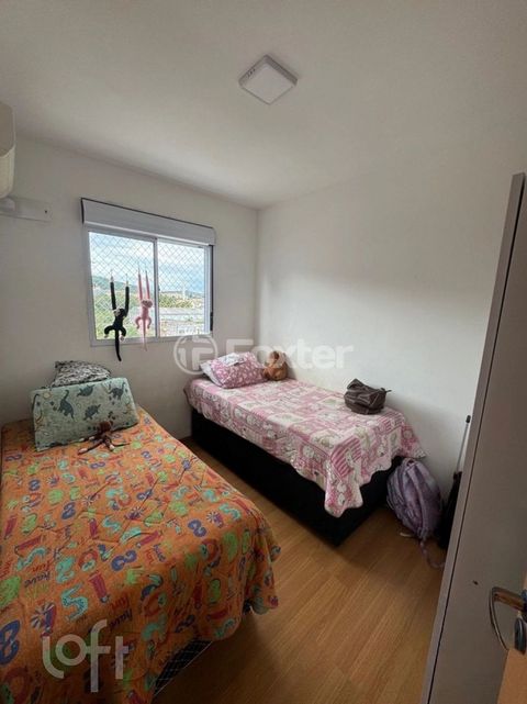 Image 9 - 887851