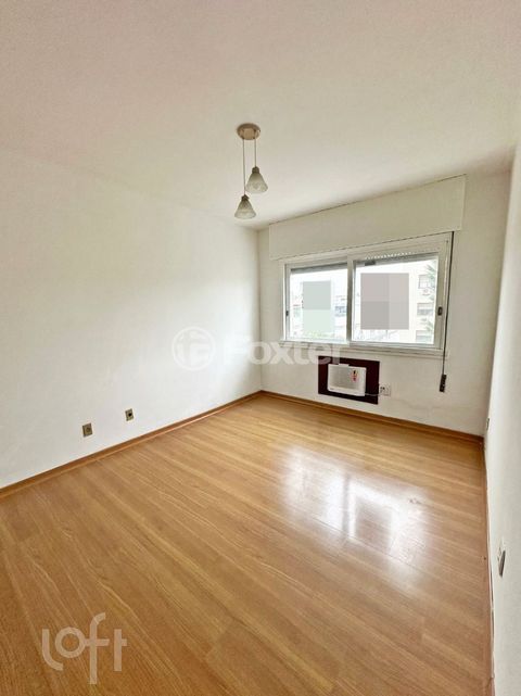Image 7 - 887852