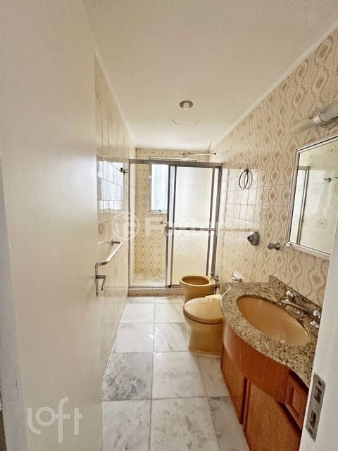 Image 9 - 887852