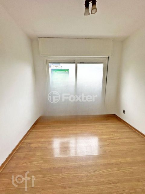 Image 10 - 887852