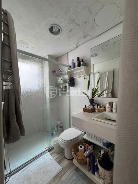 Image 8 - 887853