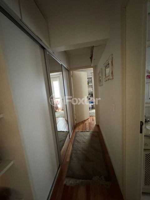 Image 3 - 887853