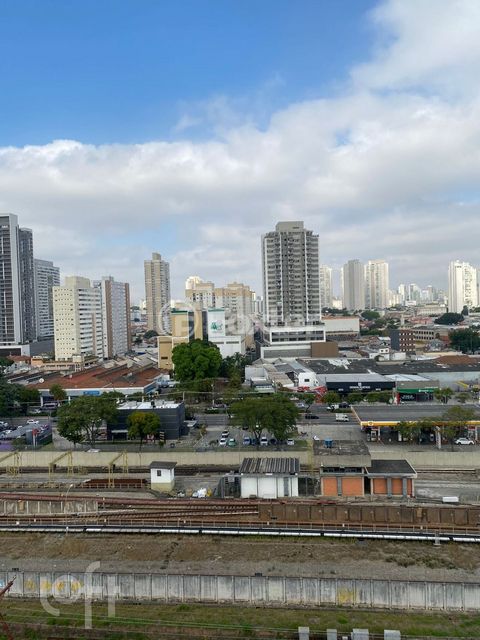 Image 5 - 887857