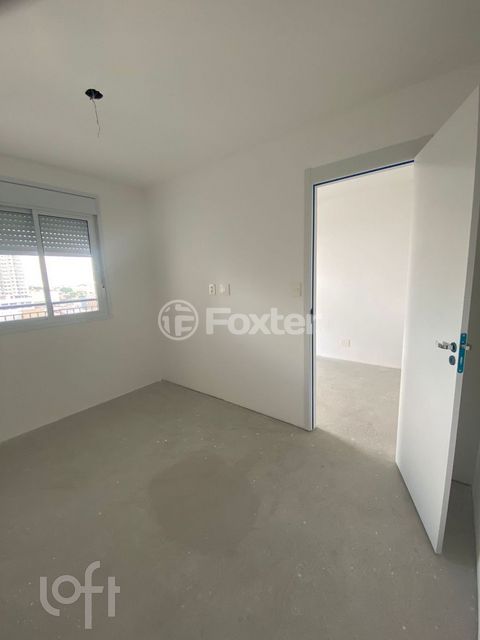 Image 7 - 887857