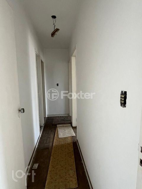 Image 10 - 887861