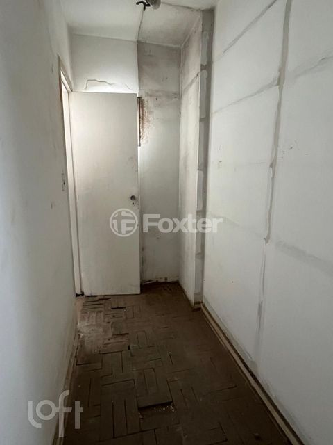 Image 8 - 887861
