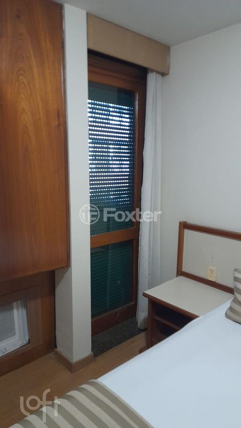 Image 6 - 887881