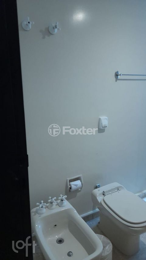 Image 13 - 887881