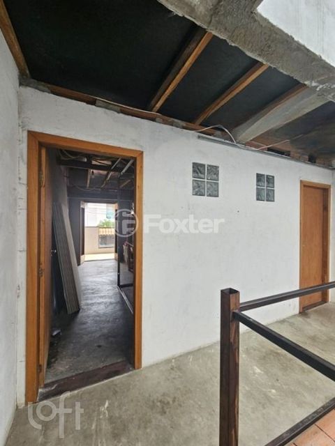 Image 4 - 887883