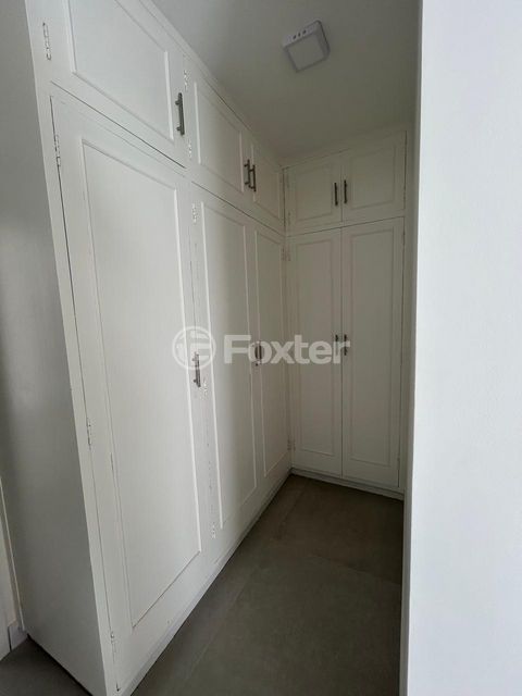 Image 7 - 887891