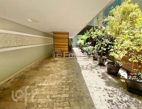 Image 8 - 887900