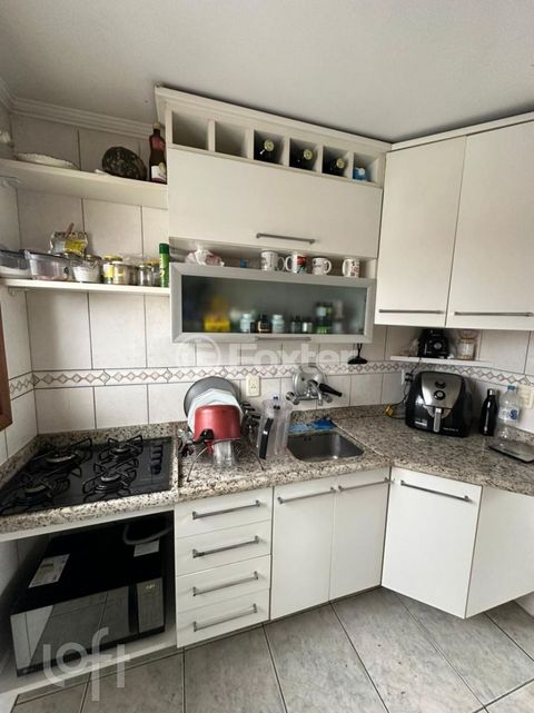 Image 7 - 887915