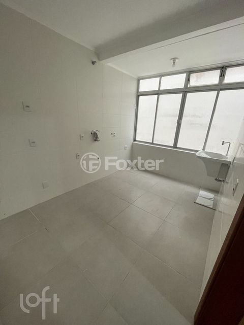 Image 6 - 887921