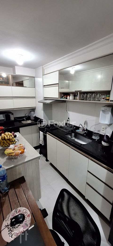 Image 2 - 887930