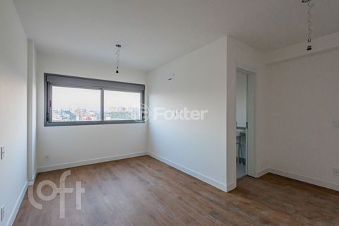 Image 10 - 887931
