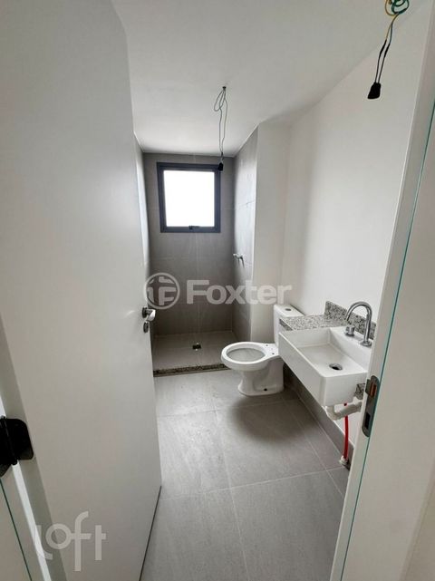 Image 7 - 887931